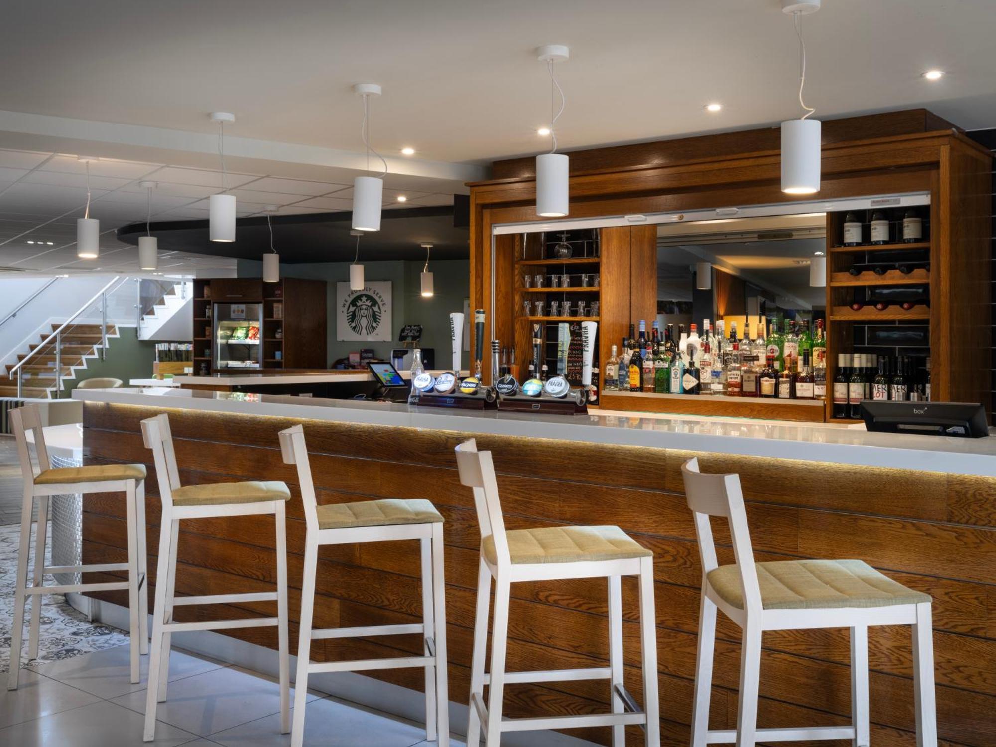 Holiday Inn Huntingdon Racecourse By Ihg Exterior foto
