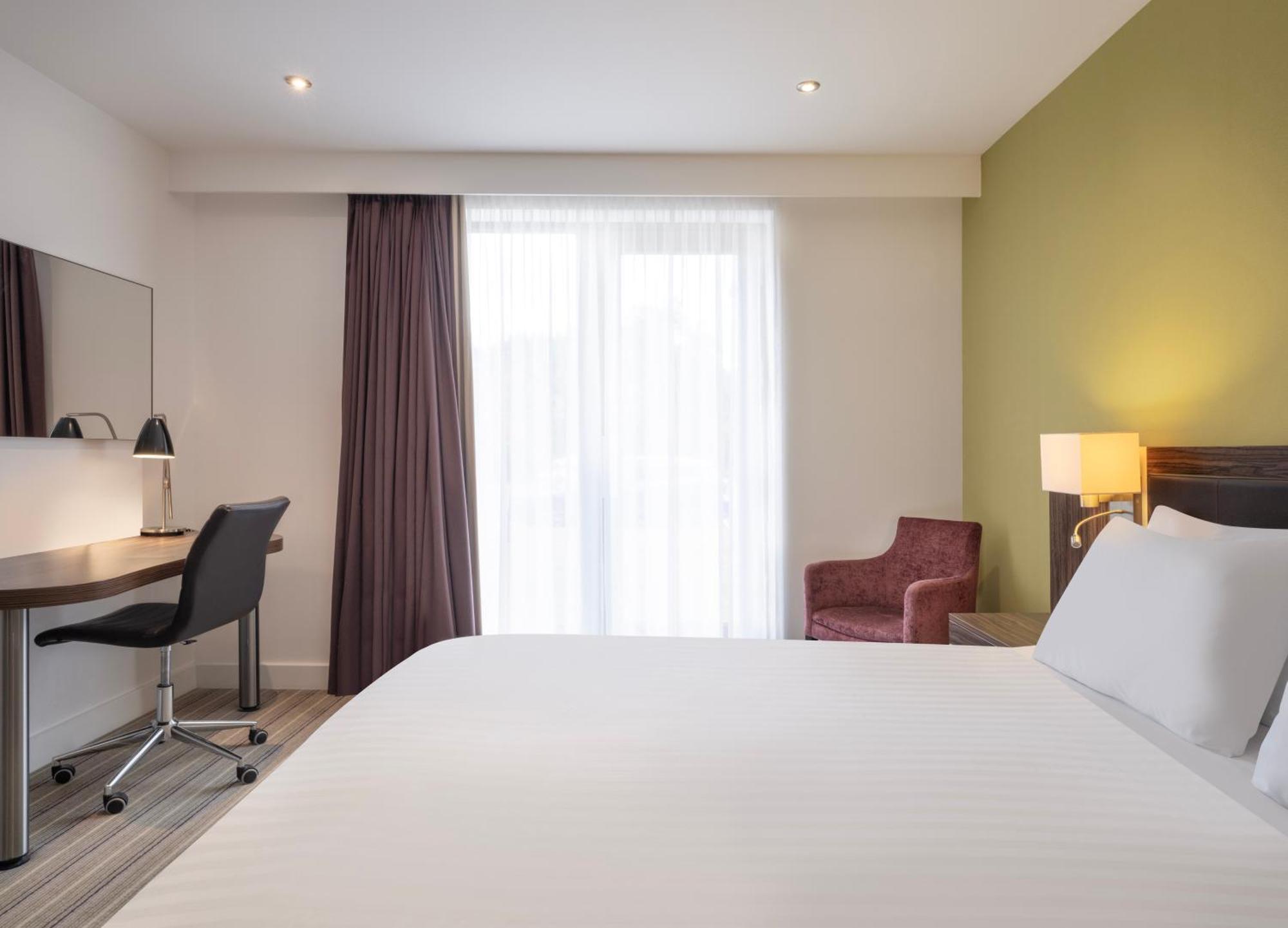 Holiday Inn Huntingdon Racecourse By Ihg Exterior foto