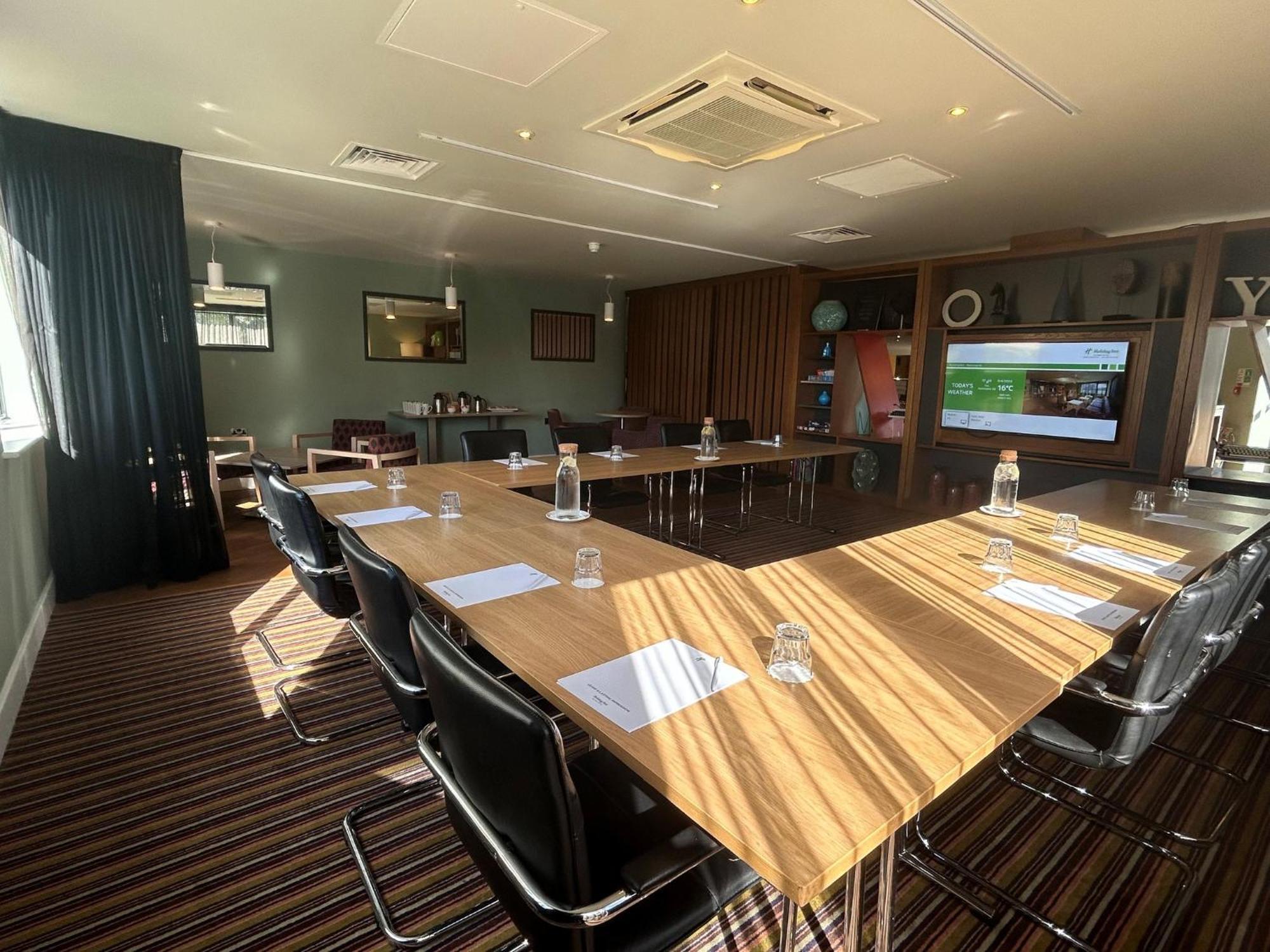 Holiday Inn Huntingdon Racecourse By Ihg Exterior foto